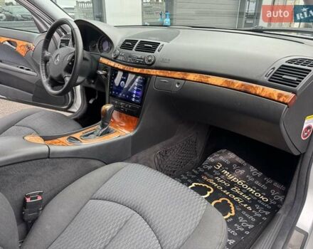 Сірий Мерседес Е-Клас, об'ємом двигуна 2.15 л та пробігом 280 тис. км за 6700 $, фото 92 на Automoto.ua