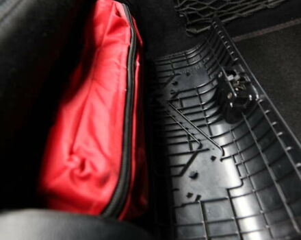 Серый Мерседес Е-Класс, объемом двигателя 2.99 л и пробегом 527 тыс. км за 16000 $, фото 41 на Automoto.ua