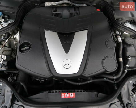 Серый Мерседес Е-Класс, объемом двигателя 2.99 л и пробегом 527 тыс. км за 16000 $, фото 45 на Automoto.ua