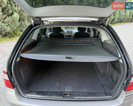 Мерседес Е-Класс 2006 в Самборе на Automoto.ua Серый Мерседес Е-Класс, объемом двигателя 3 л и пробегом 256 тыс. км за 8700 $, фото 36 на Automoto.ua