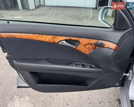 Сірий Мерседес Е-Клас, об'ємом двигуна 2.15 л та пробігом 280 тис. км за 6999 $, фото 66 на Automoto.ua