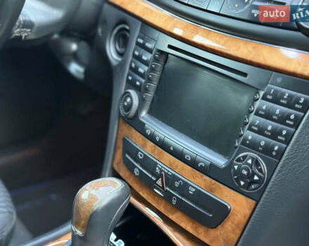 Мерседес Е-Класс 2006 в Самборе на Automoto.ua Серый Мерседес Е-Класс, объемом двигателя 3 л и пробегом 256 тыс. км за 8700 $, фото 53 на Automoto.ua