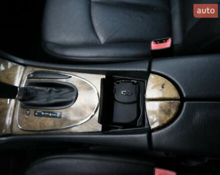 Серый Мерседес Е-Класс, объемом двигателя 2.99 л и пробегом 527 тыс. км за 16000 $, фото 15 на Automoto.ua