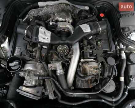 Серый Мерседес Е-Класс, объемом двигателя 2.99 л и пробегом 527 тыс. км за 16000 $, фото 47 на Automoto.ua