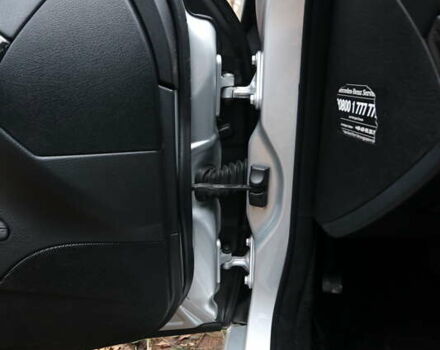 Серый Мерседес Е-Класс, объемом двигателя 2.99 л и пробегом 527 тыс. км за 16000 $, фото 7 на Automoto.ua