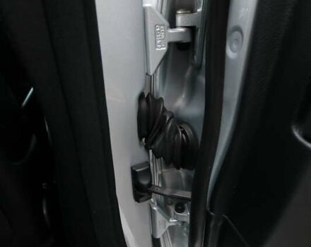 Серый Мерседес Е-Класс, объемом двигателя 2.99 л и пробегом 527 тыс. км за 16000 $, фото 31 на Automoto.ua