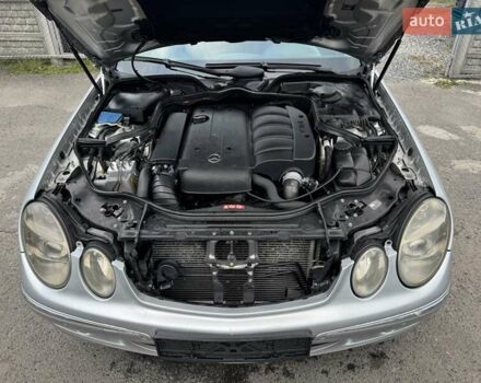 Сірий Мерседес Е-Клас, об'ємом двигуна 2.15 л та пробігом 280 тис. км за 6999 $, фото 32 на Automoto.ua