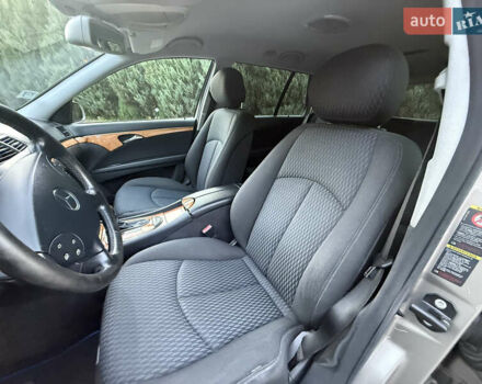 Мерседес Е-Класс 2006 в Самборе на Automoto.ua Серый Мерседес Е-Класс, объемом двигателя 3 л и пробегом 256 тыс. км за 8700 $, фото 25 на Automoto.ua