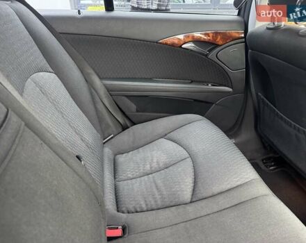 Сірий Мерседес Е-Клас, об'ємом двигуна 2.15 л та пробігом 280 тис. км за 6700 $, фото 86 на Automoto.ua