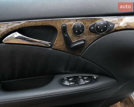 Серый Мерседес Е-Класс, объемом двигателя 2.99 л и пробегом 527 тыс. км за 16000 $, фото 20 на Automoto.ua