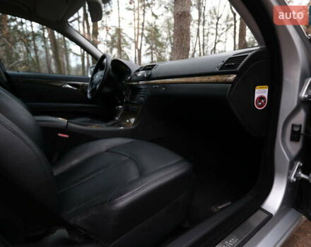 Серый Мерседес Е-Класс, объемом двигателя 2.99 л и пробегом 527 тыс. км за 16000 $, фото 35 на Automoto.ua