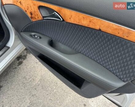 Сірий Мерседес Е-Клас, об'ємом двигуна 2.15 л та пробігом 280 тис. км за 6999 $, фото 22 на Automoto.ua