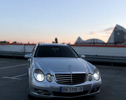 Серый Мерседес Е-Класс, объемом двигателя 1.8 л и пробегом 258 тыс. км за 7500 $, фото 1 на Automoto.ua