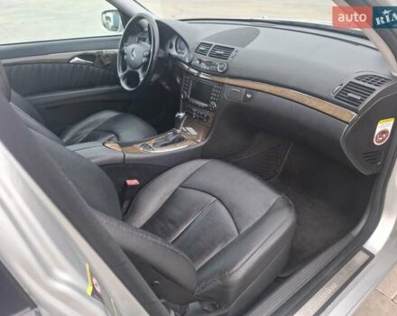 Серый Мерседес Е-Класс, объемом двигателя 3 л и пробегом 281 тыс. км за 8400 $, фото 26 на Automoto.ua