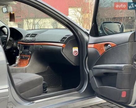 Серый Мерседес Е-Класс, объемом двигателя 2.99 л и пробегом 420 тыс. км за 6850 $, фото 42 на Automoto.ua