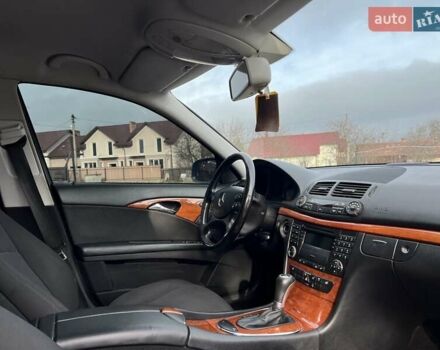 Серый Мерседес Е-Класс, объемом двигателя 2.99 л и пробегом 420 тыс. км за 6850 $, фото 46 на Automoto.ua