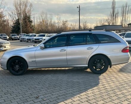 Сірий Мерседес Е-Клас, об'ємом двигуна 2.2 л та пробігом 267 тис. км за 8400 $, фото 3 на Automoto.ua