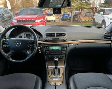 Сірий Мерседес Е-Клас, об'ємом двигуна 2.2 л та пробігом 267 тис. км за 8400 $, фото 9 на Automoto.ua