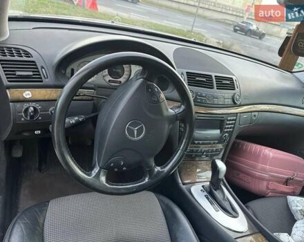 Серый Мерседес Е-Класс, объемом двигателя 3.2 л и пробегом 278 тыс. км за 3900 $, фото 1 на Automoto.ua