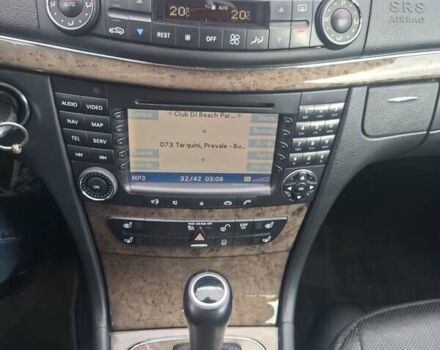 Серый Мерседес Е-Класс, объемом двигателя 3 л и пробегом 281 тыс. км за 8400 $, фото 31 на Automoto.ua