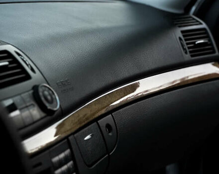 Серый Мерседес Е-Класс, объемом двигателя 1.8 л и пробегом 258 тыс. км за 7500 $, фото 18 на Automoto.ua