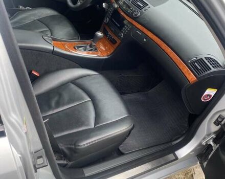 Серый Мерседес Е-Класс, объемом двигателя 2.15 л и пробегом 240 тыс. км за 7700 $, фото 19 на Automoto.ua