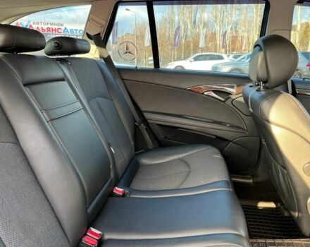 Сірий Мерседес Е-Клас, об'ємом двигуна 2.2 л та пробігом 267 тис. км за 8400 $, фото 19 на Automoto.ua