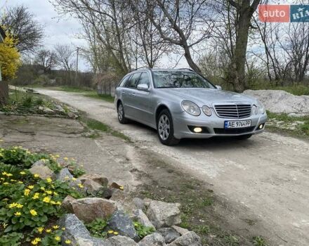 Серый Мерседес Е-Класс, объемом двигателя 2.15 л и пробегом 240 тыс. км за 7700 $, фото 2 на Automoto.ua