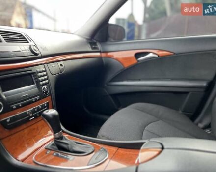 Серый Мерседес Е-Класс, объемом двигателя 2.99 л и пробегом 420 тыс. км за 6850 $, фото 32 на Automoto.ua