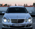 Серый Мерседес Е-Класс, объемом двигателя 1.8 л и пробегом 258 тыс. км за 7500 $, фото 2 на Automoto.ua
