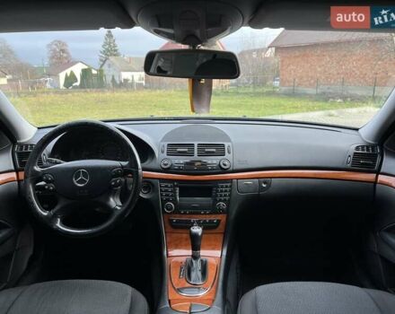 Серый Мерседес Е-Класс, объемом двигателя 2.99 л и пробегом 420 тыс. км за 6850 $, фото 49 на Automoto.ua