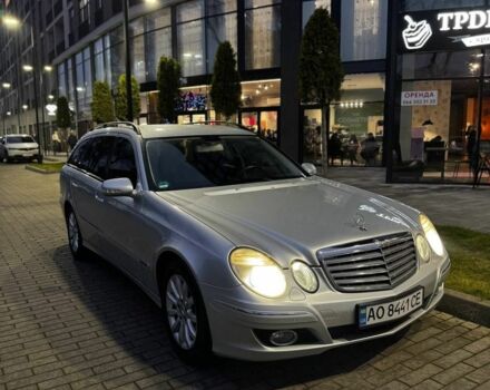 Серый Мерседес Е-Класс, объемом двигателя 2.2 л и пробегом 560 тыс. км за 6200 $, фото 2 на Automoto.ua