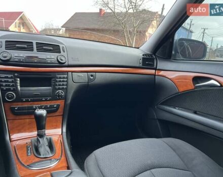 Серый Мерседес Е-Класс, объемом двигателя 2.99 л и пробегом 420 тыс. км за 6850 $, фото 50 на Automoto.ua