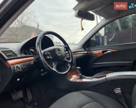 Серый Мерседес Е-Класс, объемом двигателя 2.99 л и пробегом 420 тыс. км за 6850 $, фото 30 на Automoto.ua