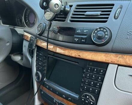 Сірий Мерседес Е-Клас, об'ємом двигуна 0 л та пробігом 190 тис. км за 9000 $, фото 3 на Automoto.ua