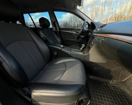 Сірий Мерседес Е-Клас, об'ємом двигуна 2.2 л та пробігом 267 тис. км за 8400 $, фото 15 на Automoto.ua