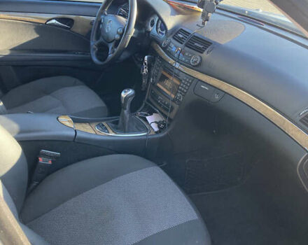 Серый Мерседес Е-Класс, объемом двигателя 2.15 л и пробегом 357 тыс. км за 7900 $, фото 5 на Automoto.ua