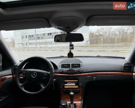 Серый Мерседес Е-Класс, объемом двигателя 1.8 л и пробегом 250 тыс. км за 7000 $, фото 4 на Automoto.ua