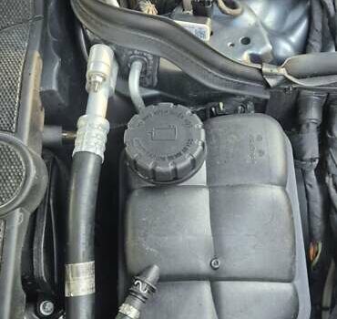 Серый Мерседес Е-Класс, объемом двигателя 3 л и пробегом 411 тыс. км за 9999 $, фото 32 на Automoto.ua