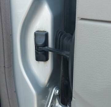 Серый Мерседес Е-Класс, объемом двигателя 2.99 л и пробегом 280 тыс. км за 9200 $, фото 9 на Automoto.ua