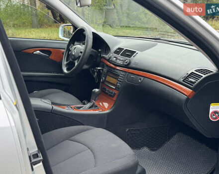 Мерседес Е-Клас 2008 у Запоріжжя на Automoto.ua Сірий Мерседес Е-Клас, об'ємом двигуна 1.8 л та пробігом 250 тис. км за 6400 $, фото 6 на Automoto.ua