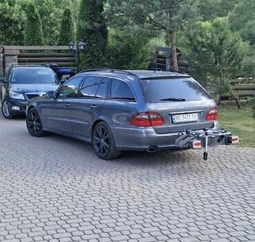 Серый Мерседес Е-Класс, объемом двигателя 3 л и пробегом 411 тыс. км за 9999 $, фото 3 на Automoto.ua