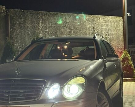 Сірий Мерседес Е-Клас, об'ємом двигуна 2 л та пробігом 330 тис. км за 4295 $, фото 1 на Automoto.ua