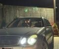 Сірий Мерседес Е-Клас, об'ємом двигуна 2 л та пробігом 330 тис. км за 4295 $, фото 1 на Automoto.ua