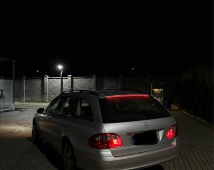 Сірий Мерседес Е-Клас, об'ємом двигуна 2 л та пробігом 330 тис. км за 4295 $, фото 2 на Automoto.ua