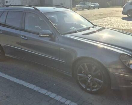 Серый Мерседес Е-Класс, объемом двигателя 3 л и пробегом 411 тыс. км за 9999 $, фото 1 на Automoto.ua