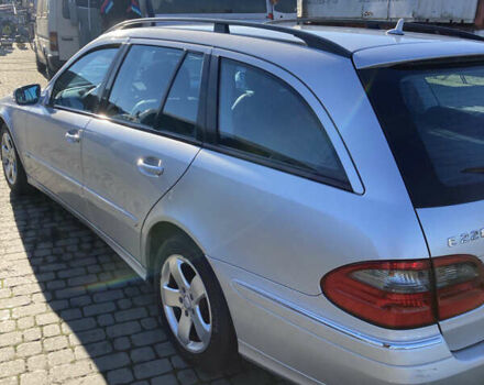 Серый Мерседес Е-Класс, объемом двигателя 2.15 л и пробегом 357 тыс. км за 7900 $, фото 2 на Automoto.ua