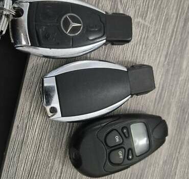 Серый Мерседес Е-Класс, объемом двигателя 3 л и пробегом 411 тыс. км за 9999 $, фото 29 на Automoto.ua