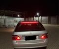 Сірий Мерседес Е-Клас, об'ємом двигуна 2 л та пробігом 330 тис. км за 4295 $, фото 3 на Automoto.ua