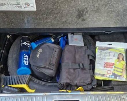 Серый Мерседес Е-Класс, объемом двигателя 3 л и пробегом 411 тыс. км за 9999 $, фото 23 на Automoto.ua